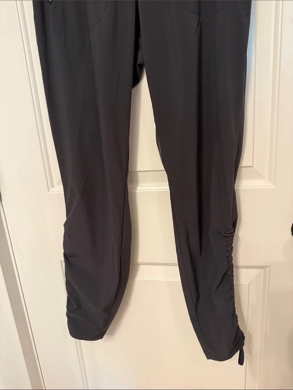 ATHLETA PANTS JOGGERS DARK GRAY POCKETS CINCH TIE ANKLES ATHLEISURE SIZE 4